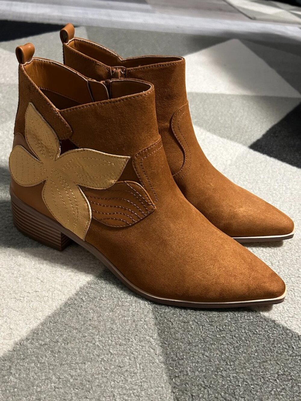 Monroe & Main Flower Overlay Faux Suede Zippered Ankle Booties Women's Size 9M